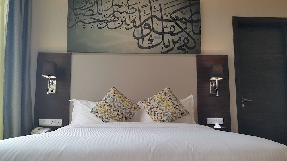 M Hotel Makkah by Millennium Standard Double Room, 1 King Bed 4