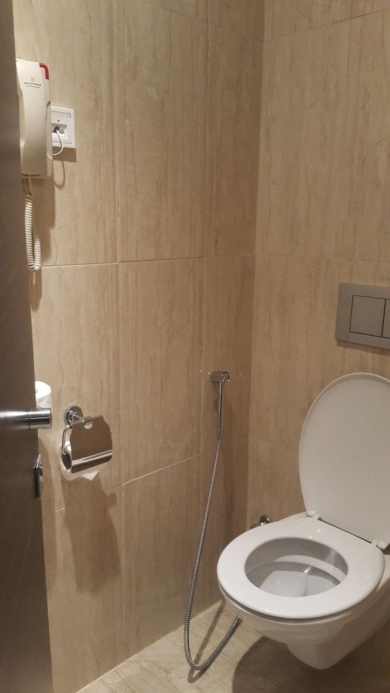 M Hotel Makkah by Millennium Standard Double Room, 1 King Bed 9