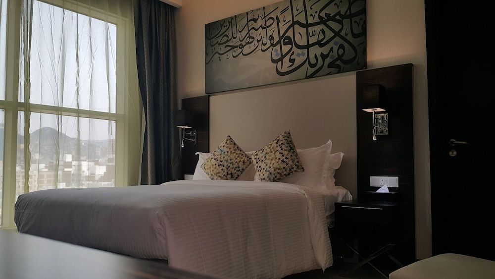M Hotel Makkah by Millennium Standard Double Room, 1 King Bed 3