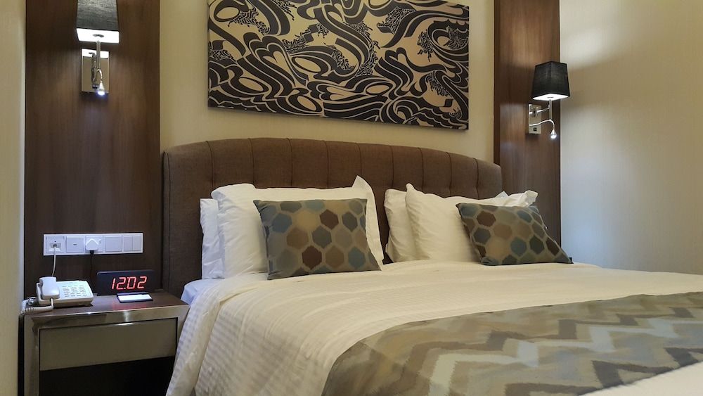 M Hotel Makkah by Millennium Standard Double Room, 1 King Bed 4