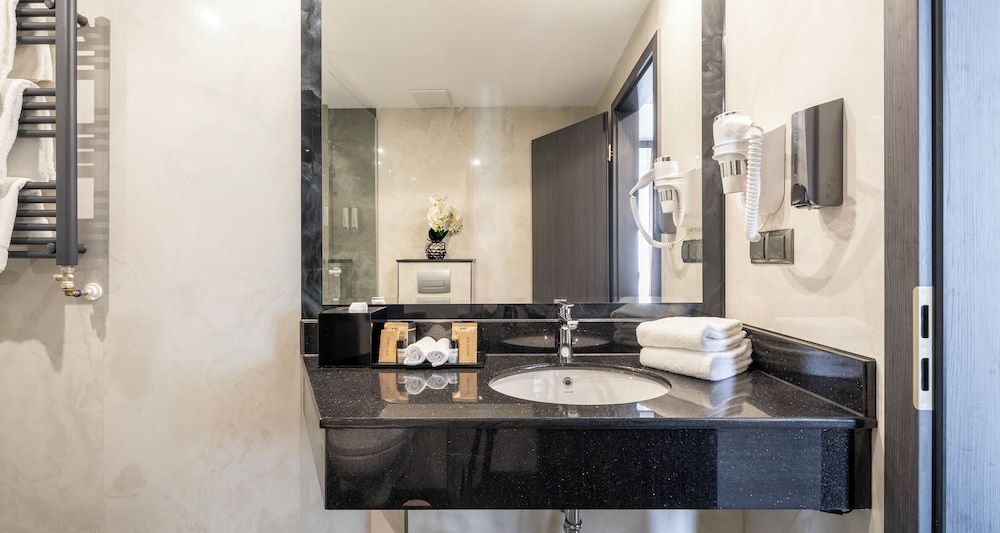 PLAZA Premium Schwerin; Sure Hotel Collection by Best Western Comfort Room, 2 Twin Beds 4