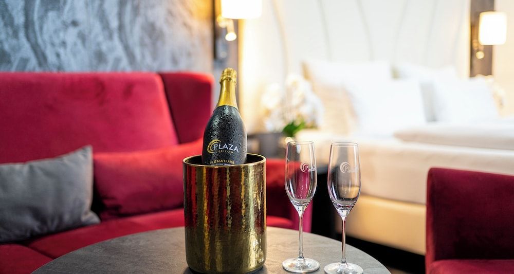 PLAZA Premium Schwerin; Sure Hotel Collection by Best Western Premium-Zimmer, 2 Einzelbetten, Seeseite (with Sofabed) 10