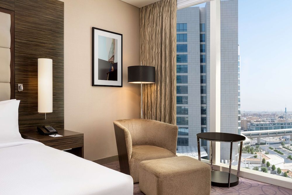 Hilton Riyadh Hotel & Residences Room, 2 Twin Beds 3