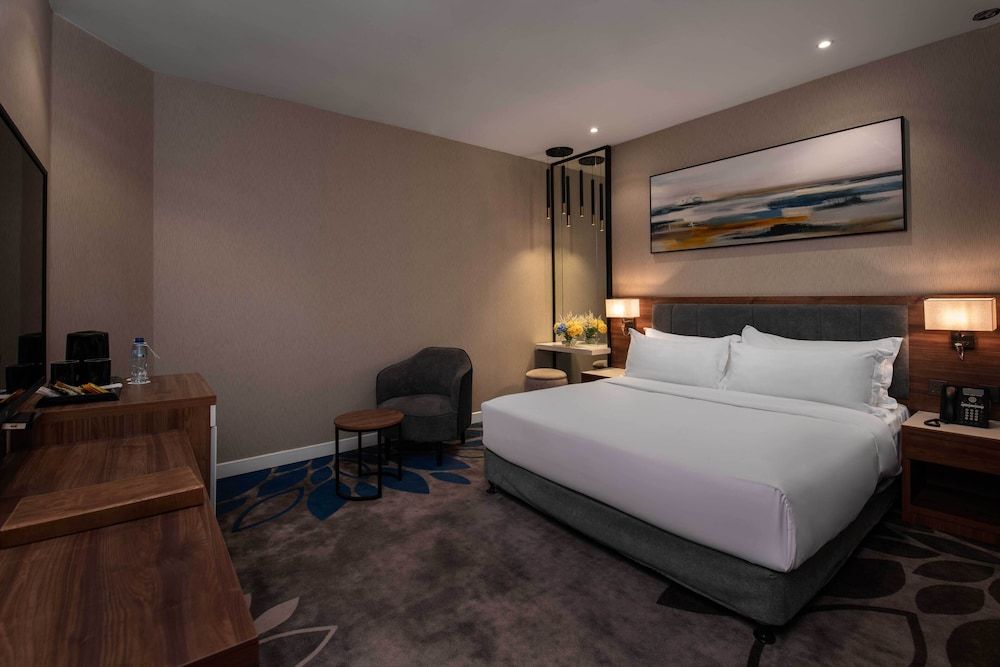 Warwick Al Jubail Hotel Standard Room 3