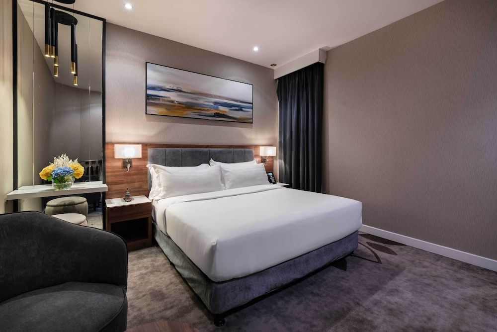 Warwick Al Jubail Hotel Standard Room 2