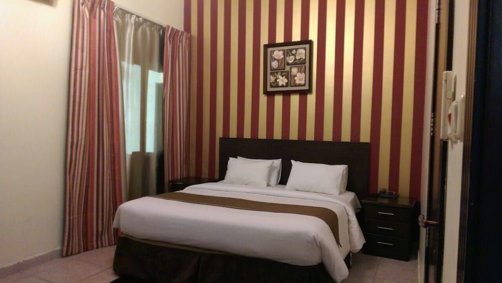 Golden Marina Resort Chalet, 3 Bedrooms ( Rocky beach ) 2