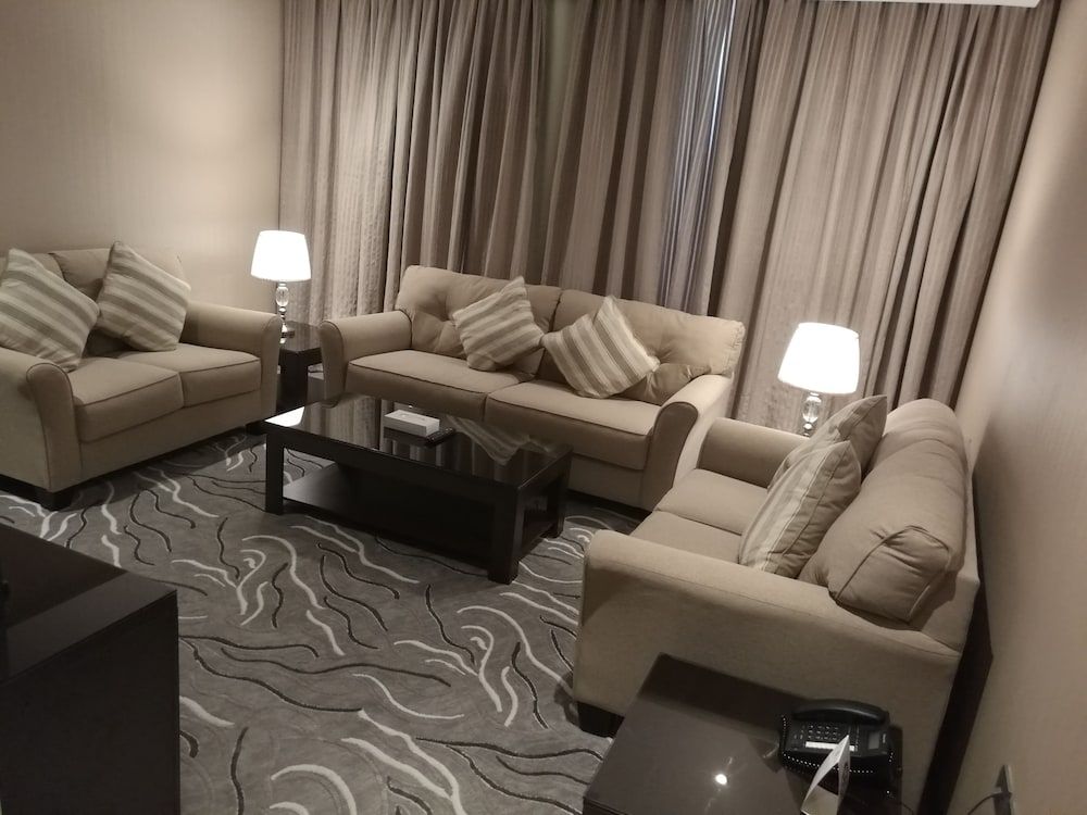Naviti Warwick Al Khobar One-Bedroom Suite 5