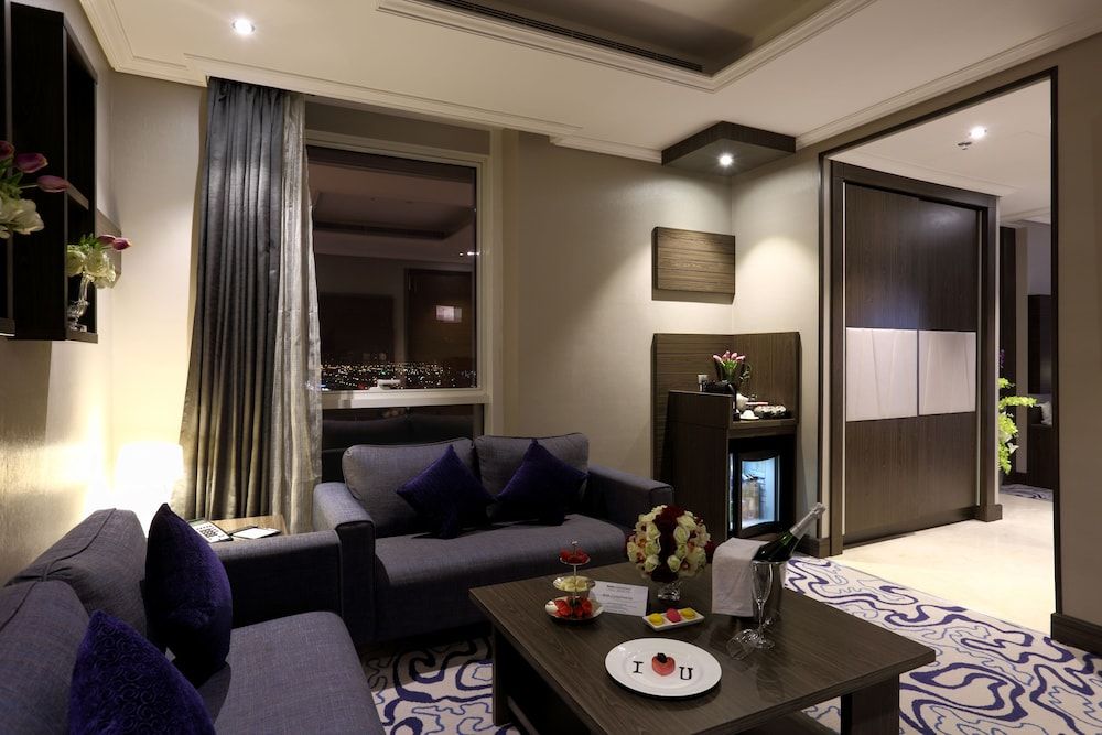 Swiss Flora Royal Hotel Riyadh Executive Suite King 6
