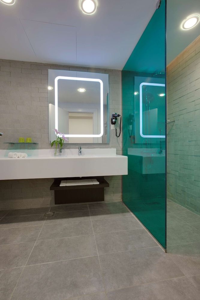 Park Inn by Radisson Dammam Standard Room 5