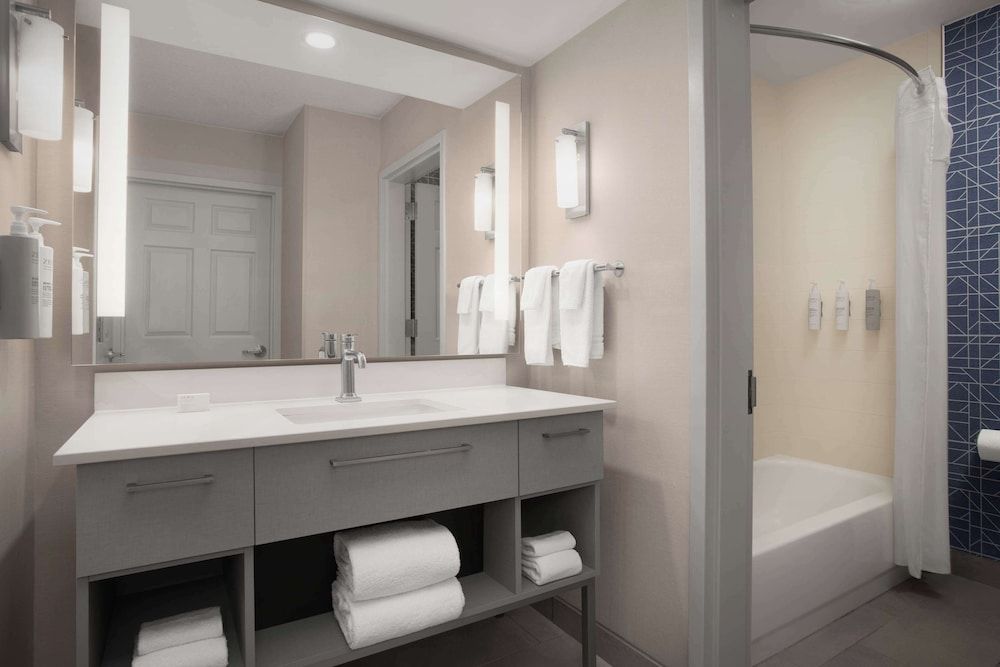Suite, 1 King Bed, Fireplace