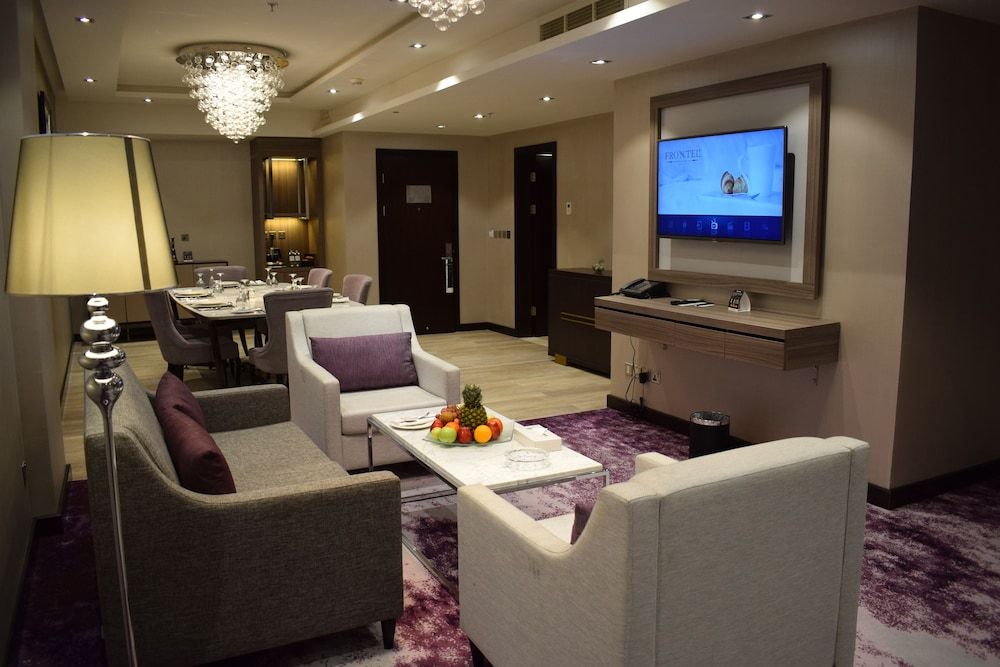 Frontel Jeddah Hotel Altahlia Royal Suite, 3 Bedrooms 2
