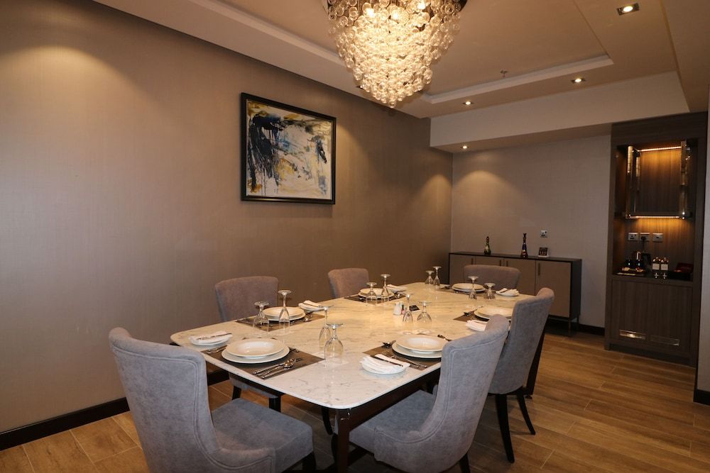 Frontel Jeddah Hotel Altahlia Royal Suite, 3 Bedrooms 4