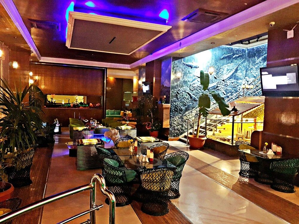 undefined Aquarium Hotel 5