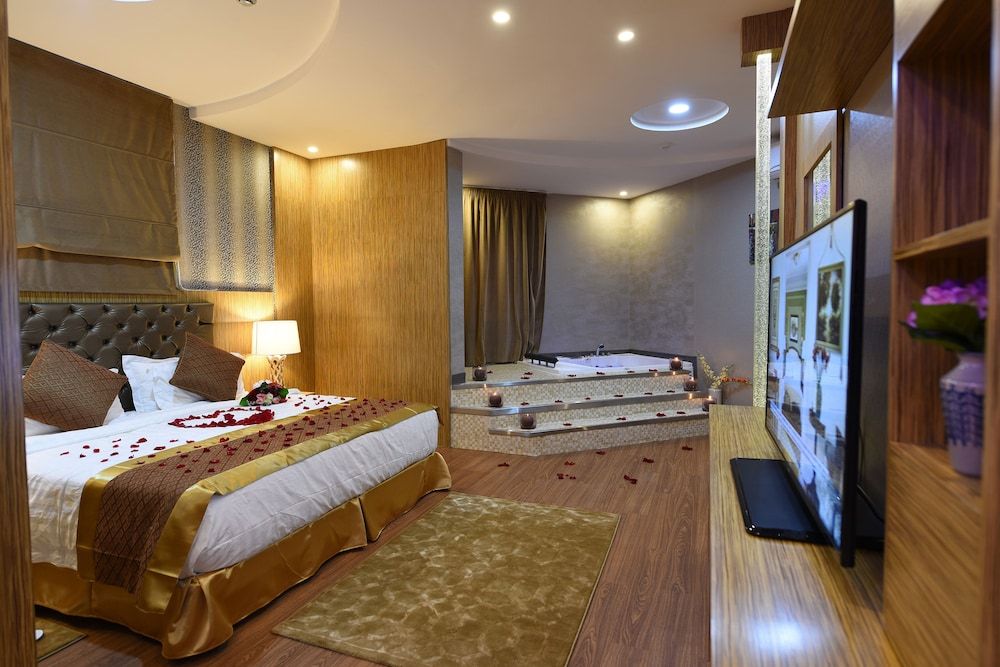 undefined Clemence Hotel Suites 5