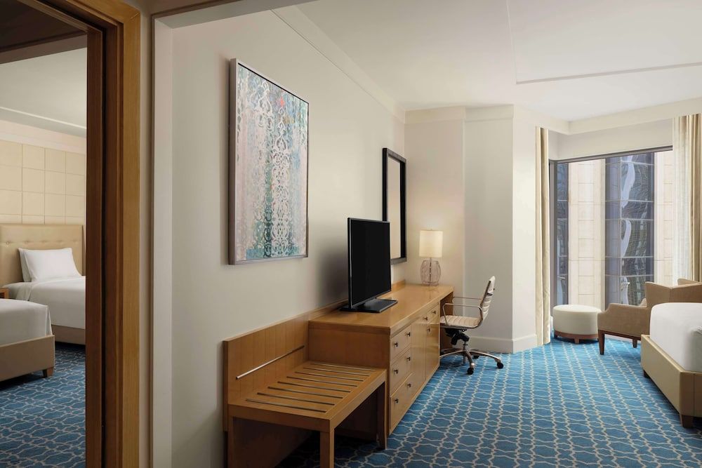 Hilton Hotel & Convention Jabal Omar Makkah Suite, 2 Twin Beds, Non Smoking (Amiri, Haram View) 8