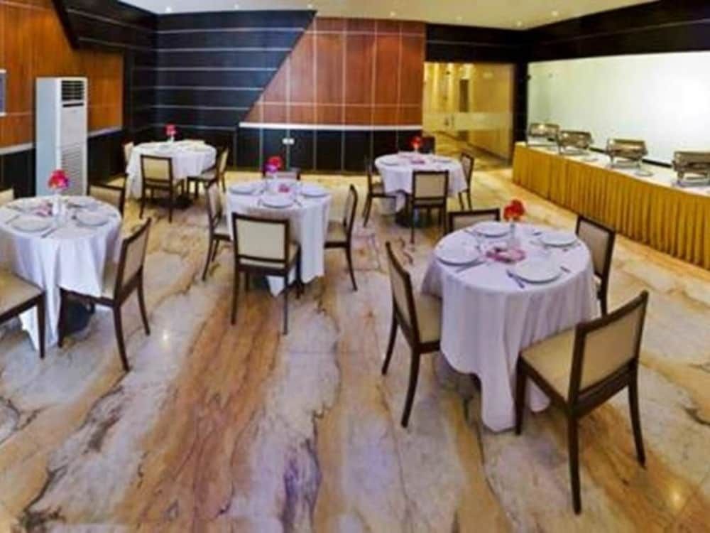 undefined Almakan Hotel 105 3