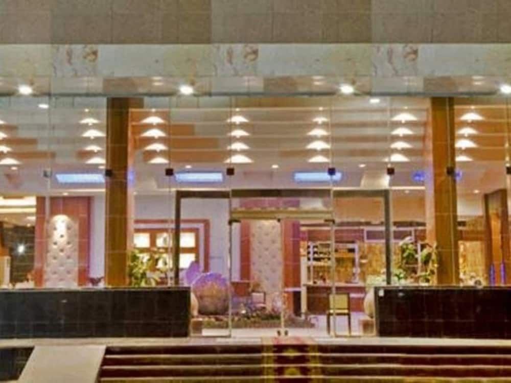 undefined Almakan Hotel 105