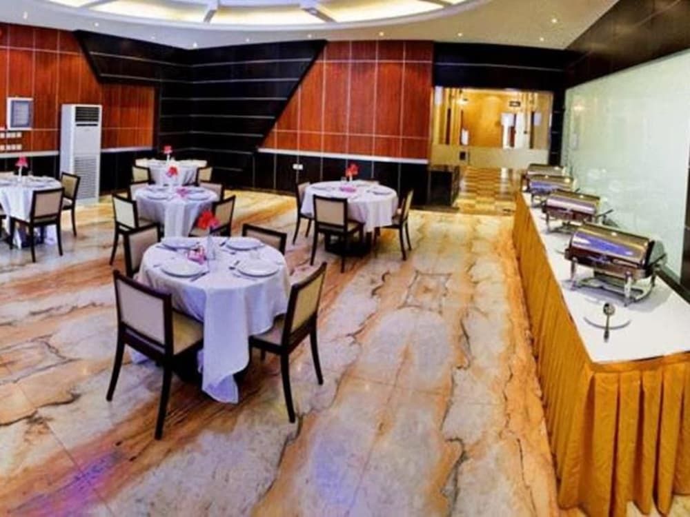 undefined Almakan Hotel 105 4