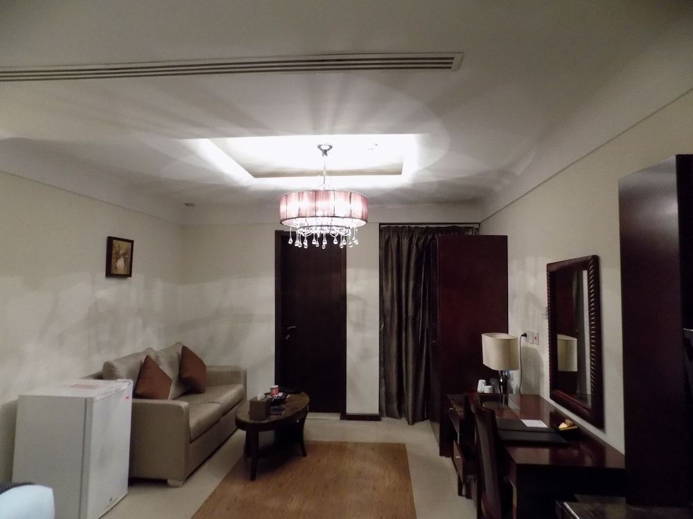Intour Hotel Al Khobar Standard Room 4