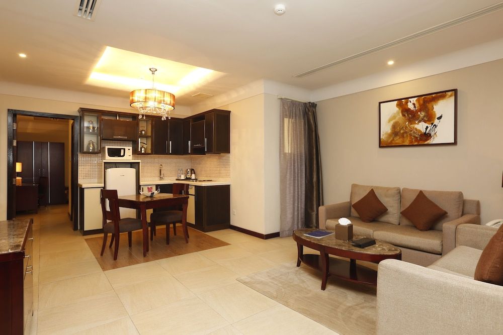 Intour Hotel Al Khobar Two-Bedroom Suite 4