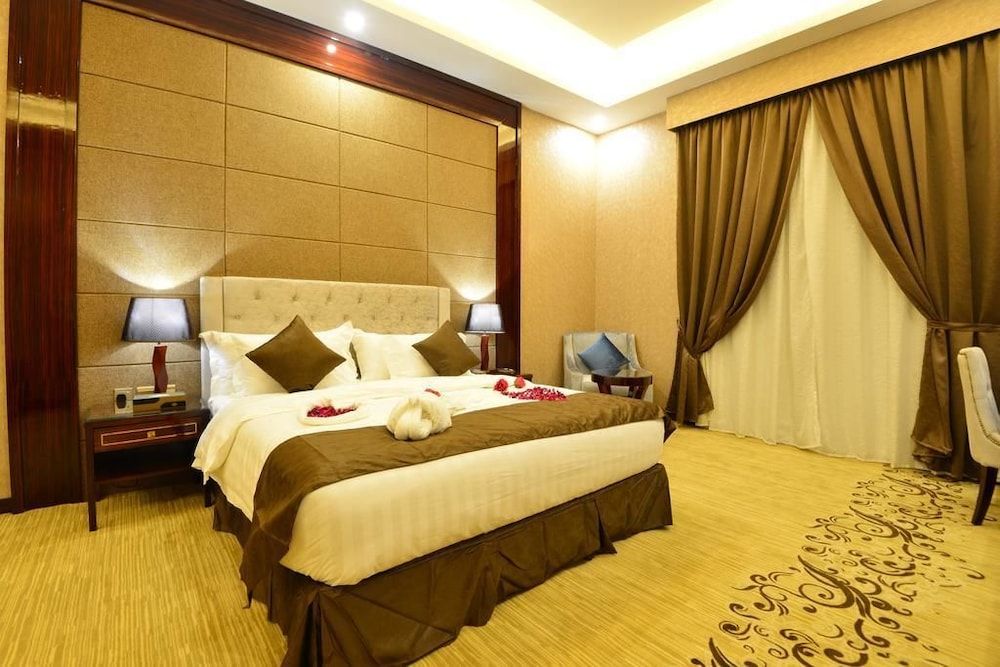 Holiday khaleej Deluxe Room (Super) 5