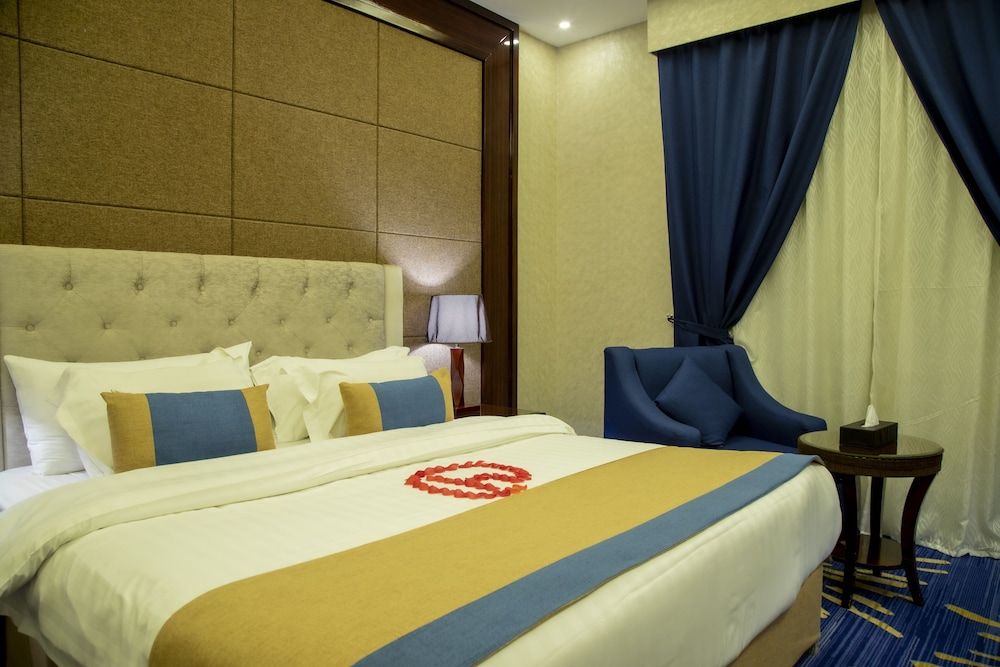 Holiday khaleej Deluxe Room (Super) 7