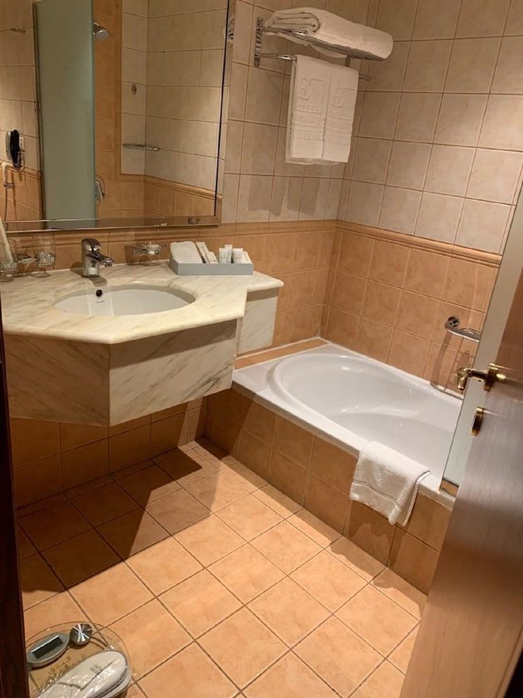 Executives Hotel - Olaya Standard Twin Room 14