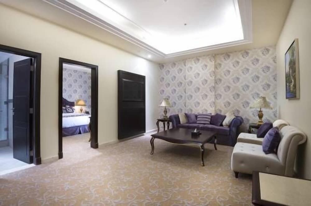Mira Trio Hotel - Riyadh - Al Tahlia Junior Suite 4