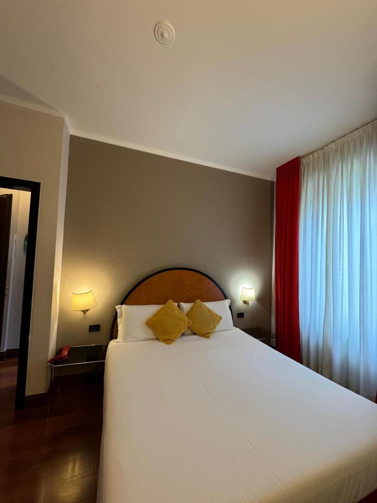 Double Room for Single Use