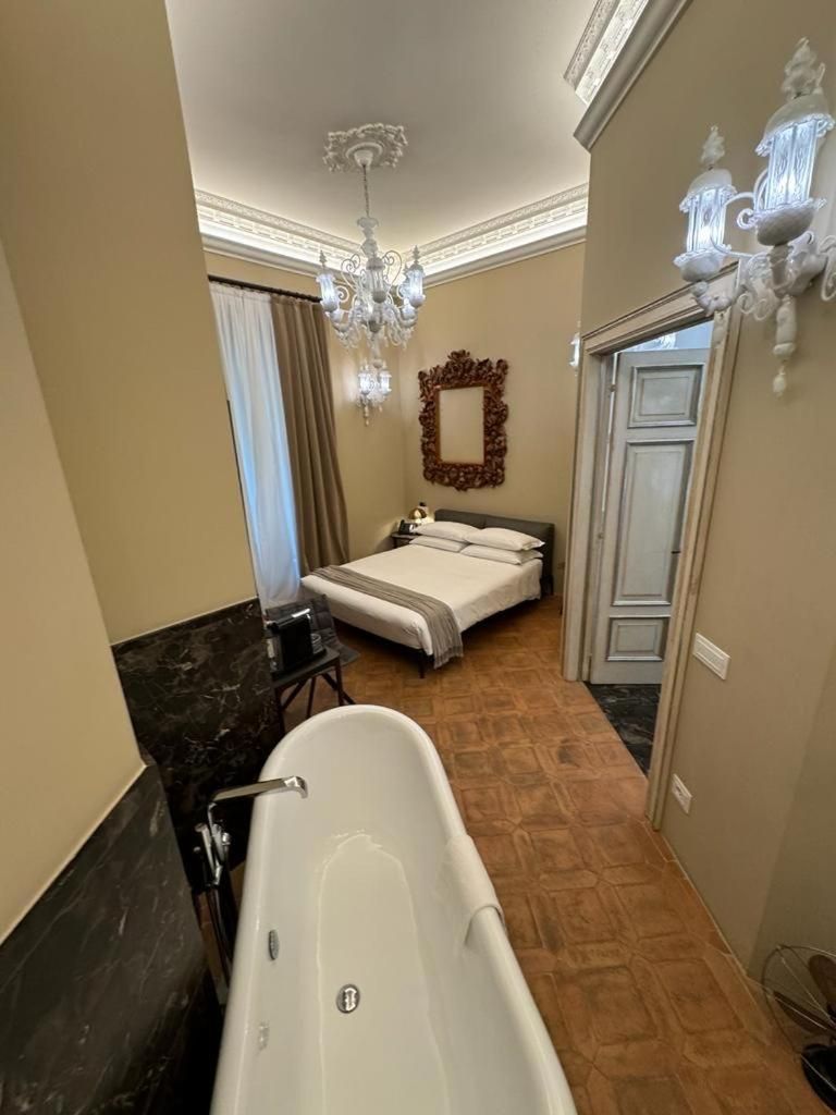 King Double Room (1 Adult)