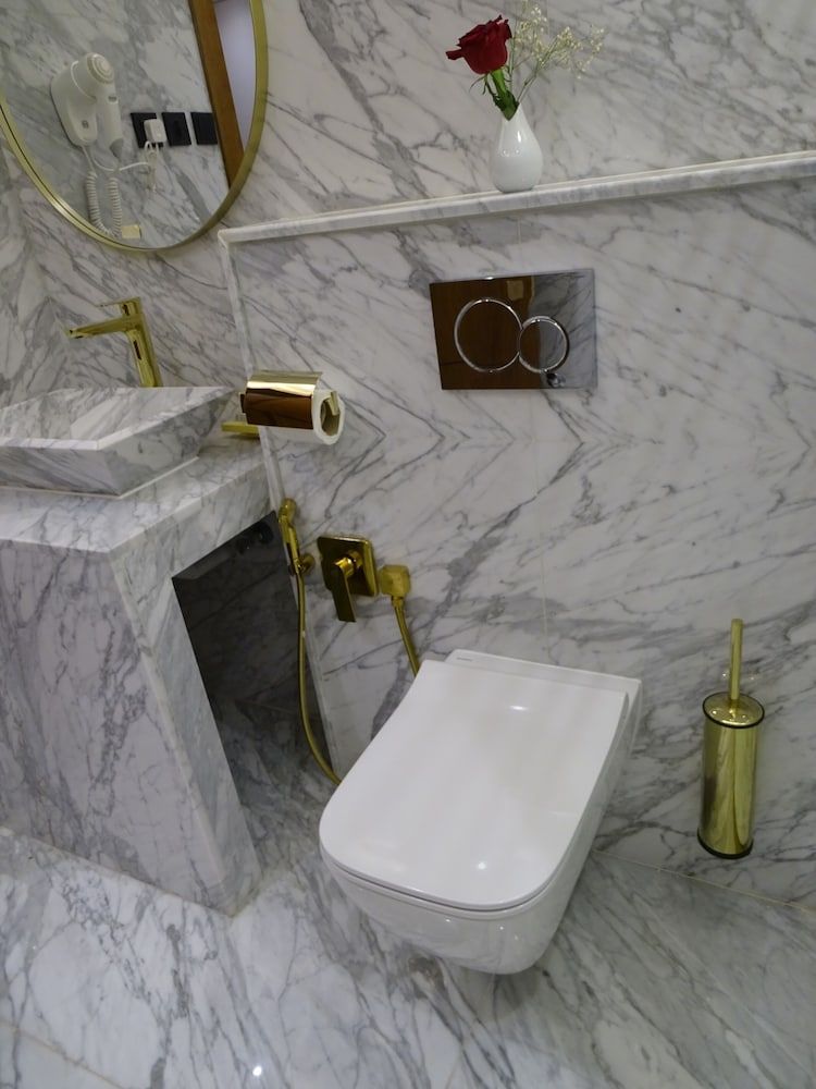 undefined Comfort Inn Taawn 9