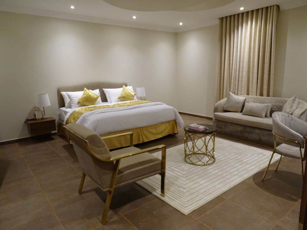 undefined Comfort Inn Taawn 8