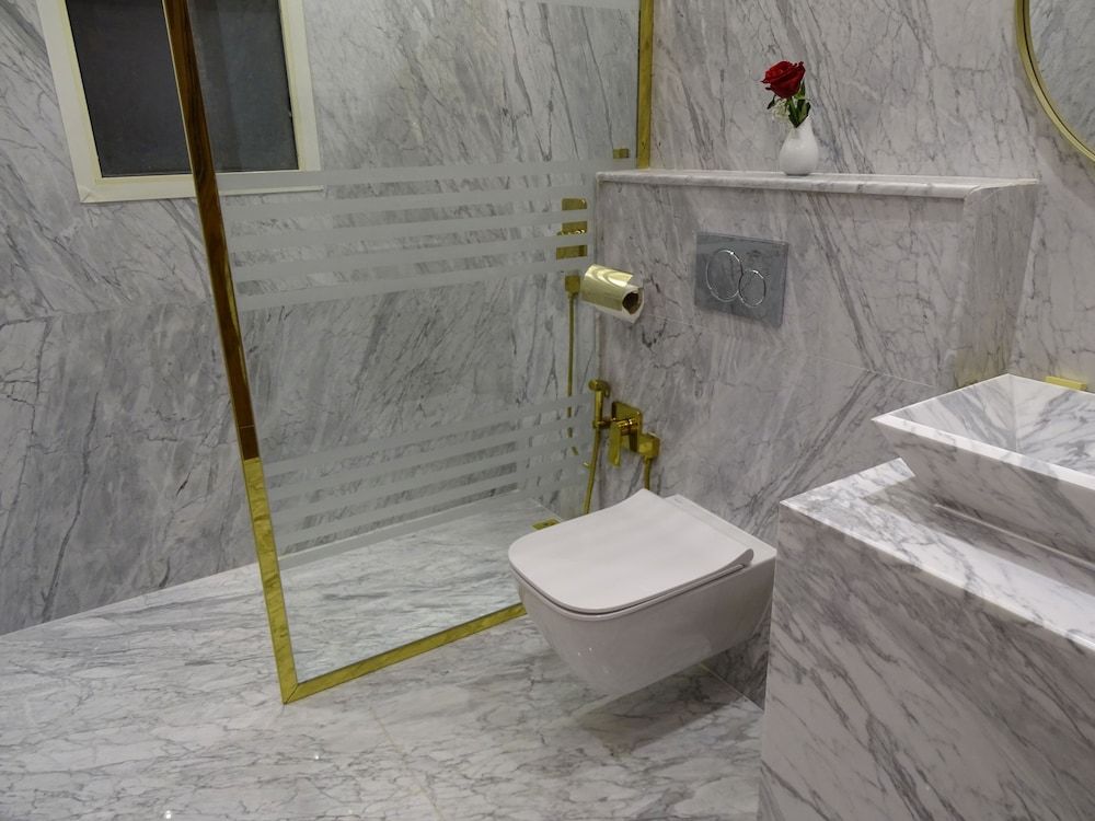 undefined Comfort Inn Taawn 10