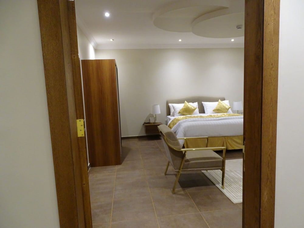 undefined Comfort Inn Taawn 6