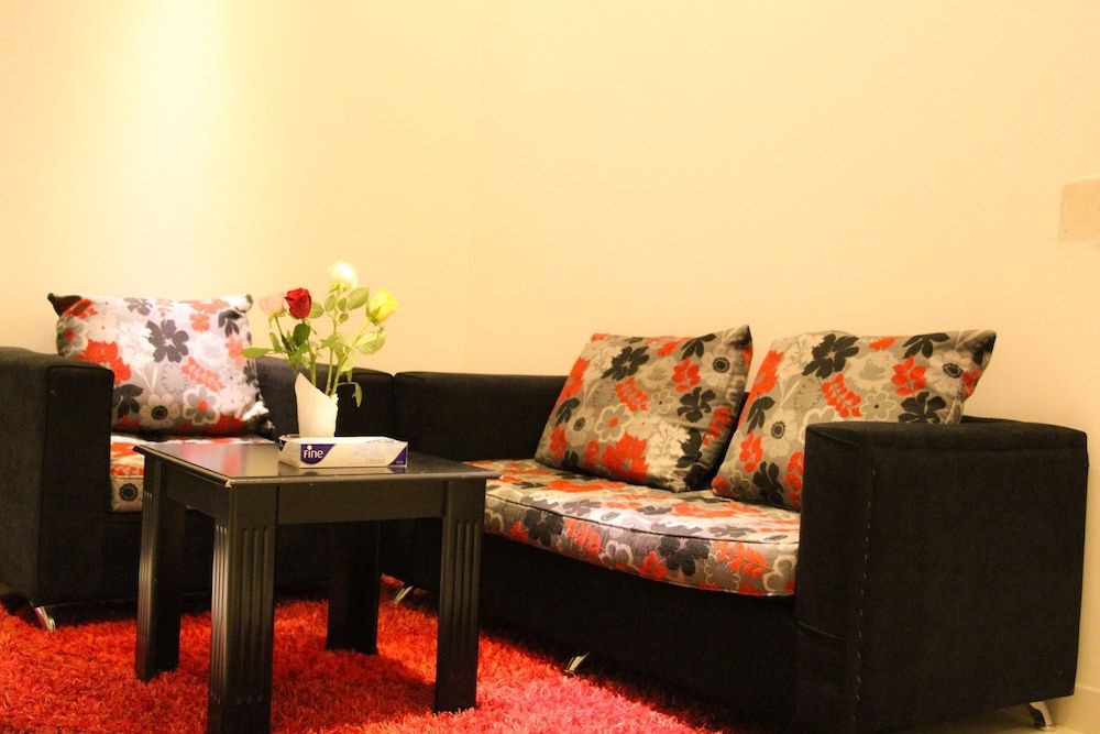 undefined Summerland Suites 6