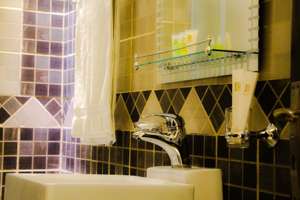 undefined Summerland Suites 8