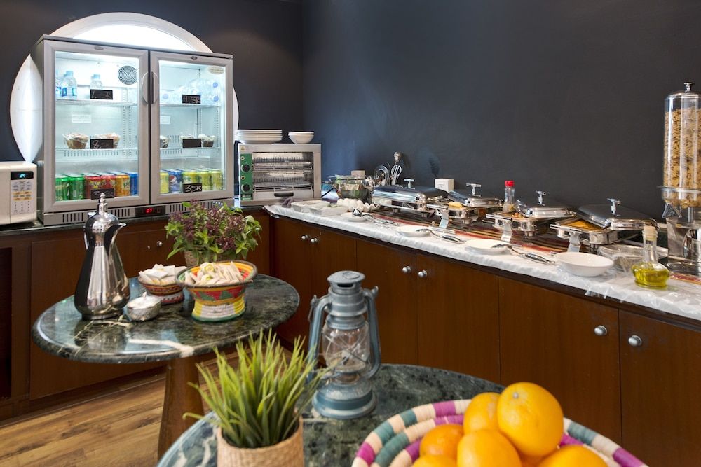 undefined Dara Quraish 6