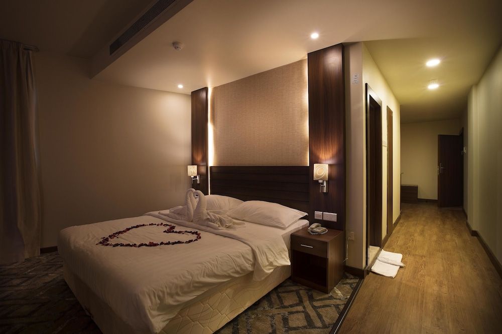 Lily Hotel Suite Mubarraz Studio, 1 King Bed 3