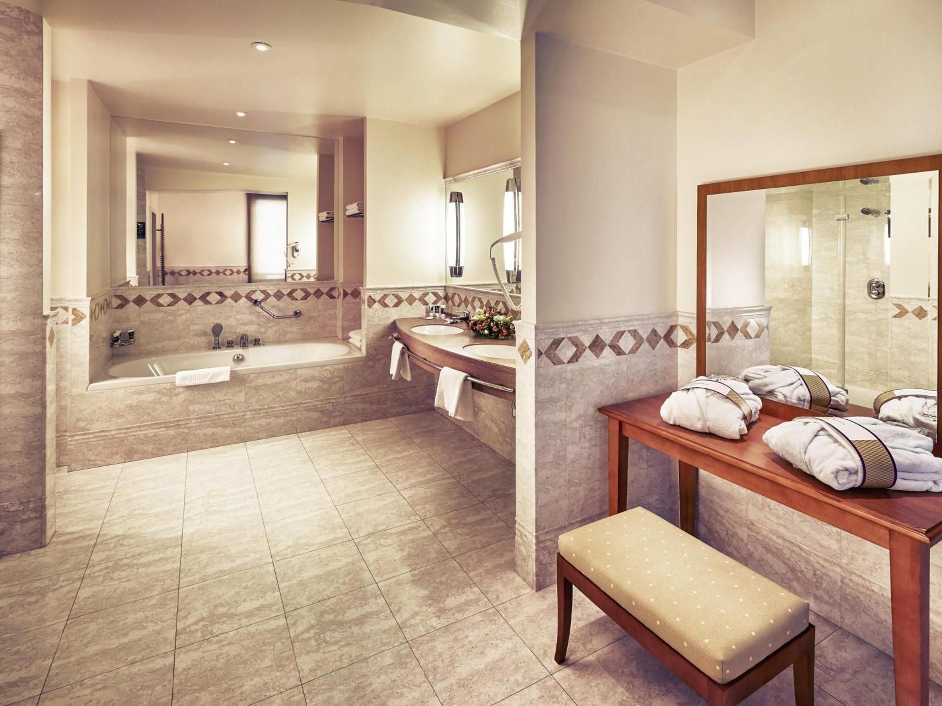 presidential suite with one large bed
