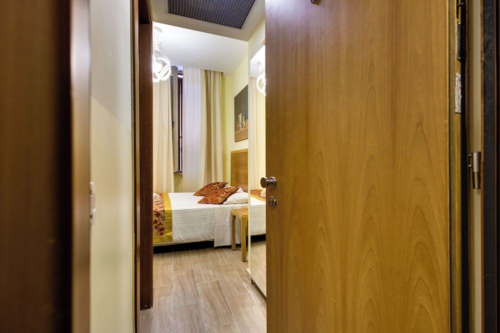 Hotel Terminal Economy Double Room 3