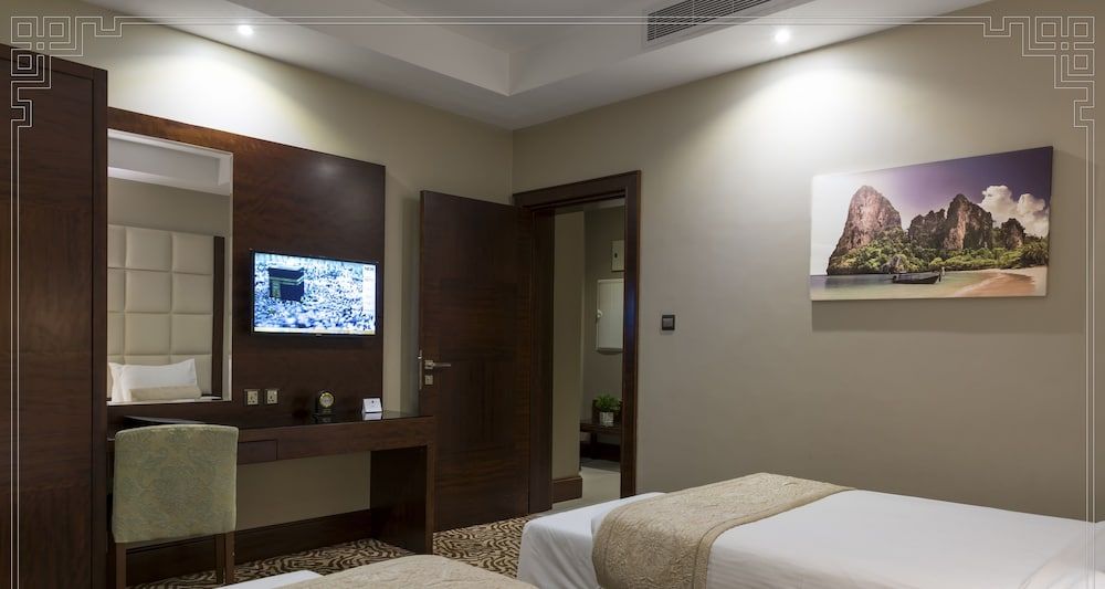 undefined Western Lamar Hotel 3