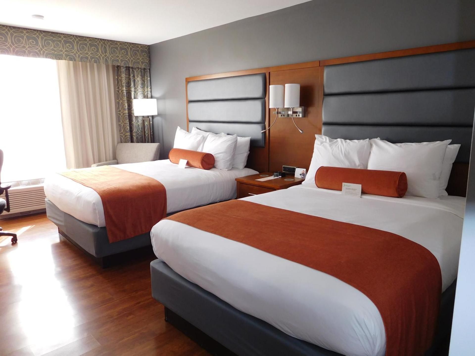 2 Queen Bed Non-Smoking