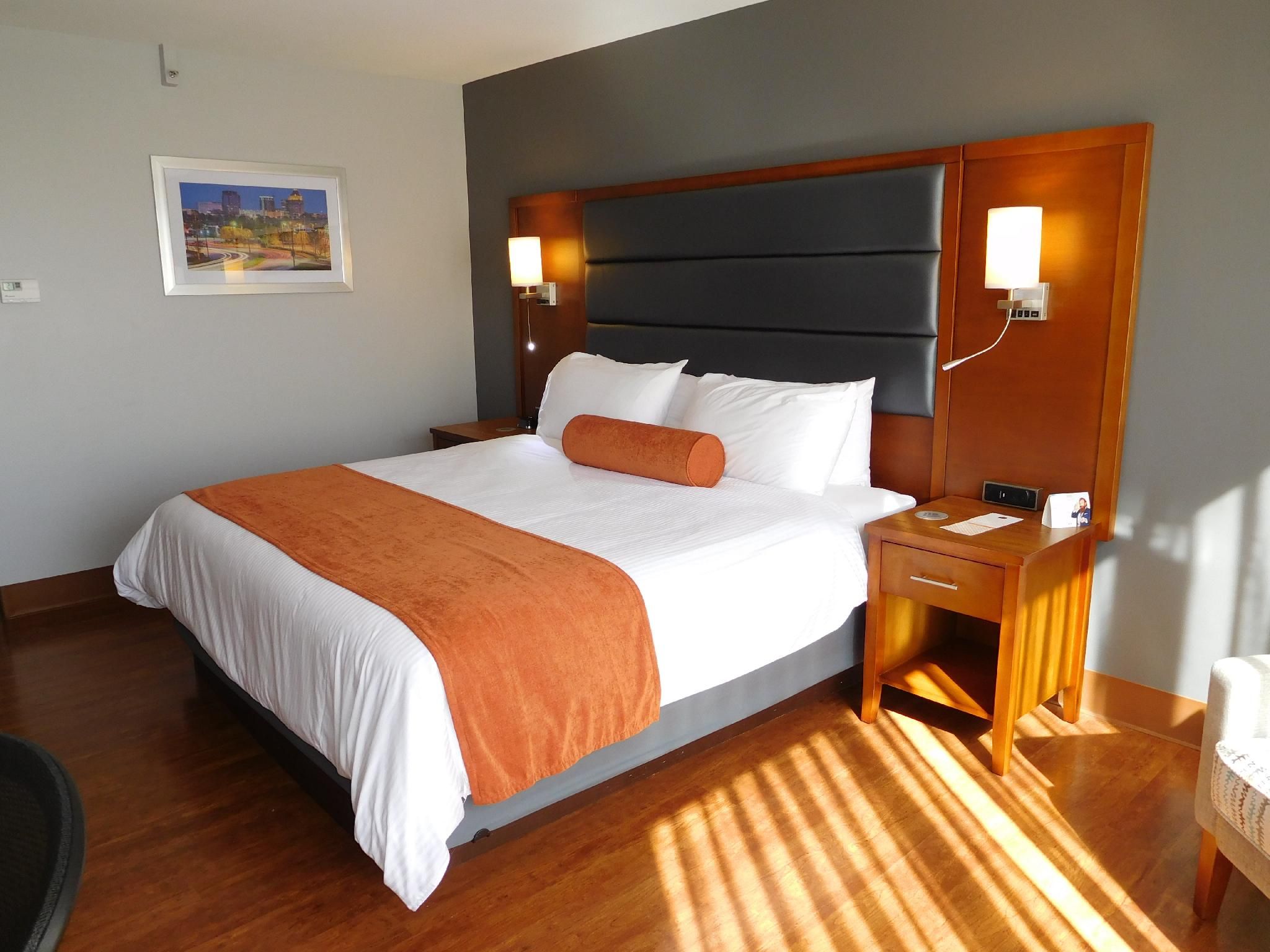 1 Queen Bed Non-Smoking
