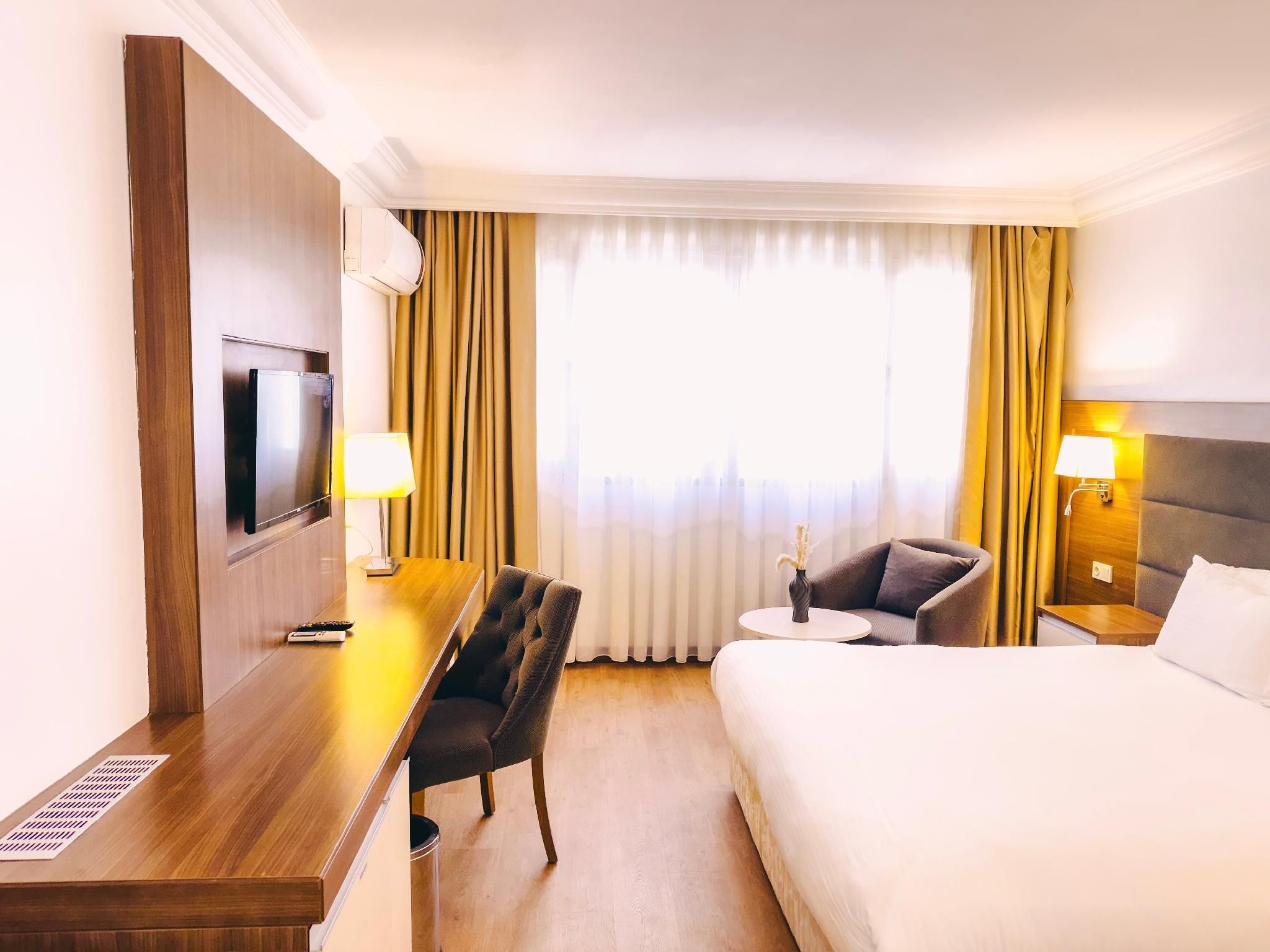 Deluxe Room City View