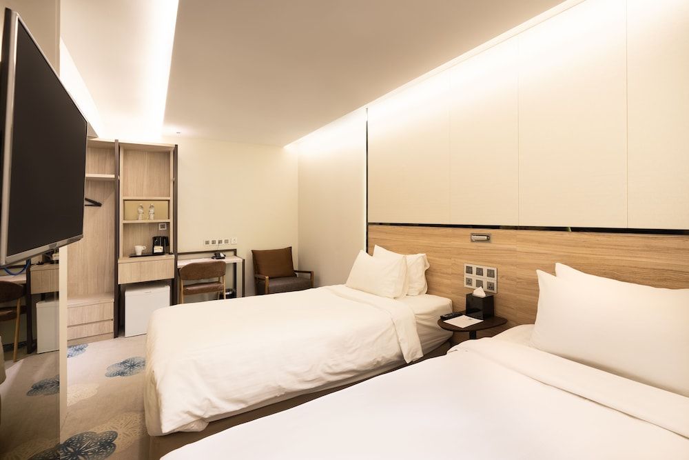 Superior Twin Room without windows