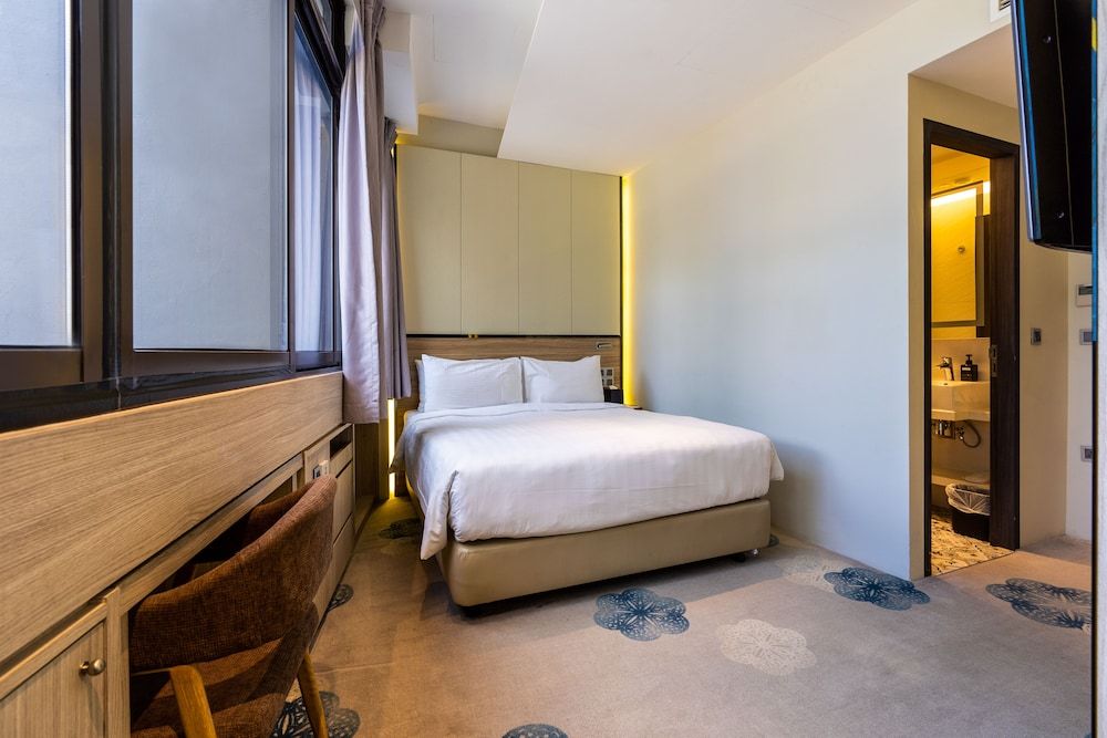 Deluxe Double Room, City View