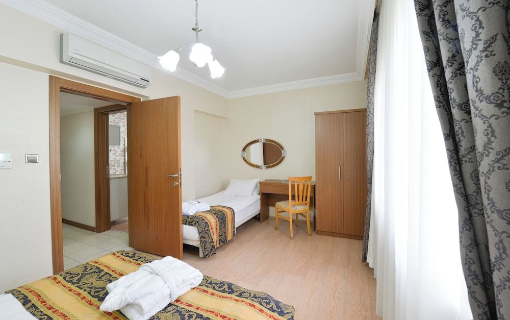 Standard Studio, 1 Bedroom, Bathtub, Garden View