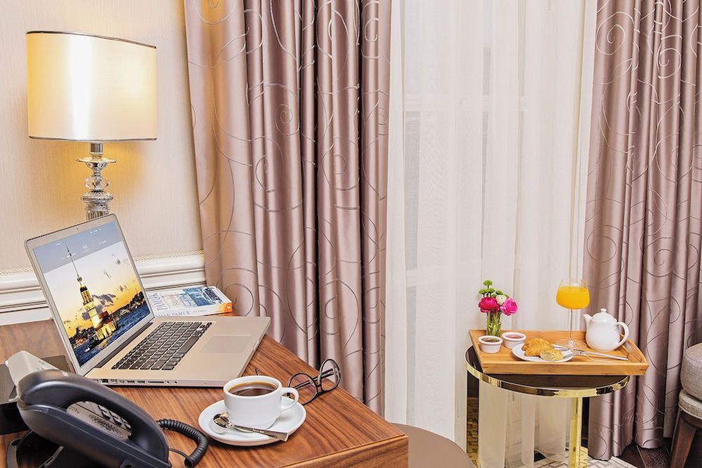 Meroddi Bagdatliyan Hotel Deluxe Room, 1 King Bed 7