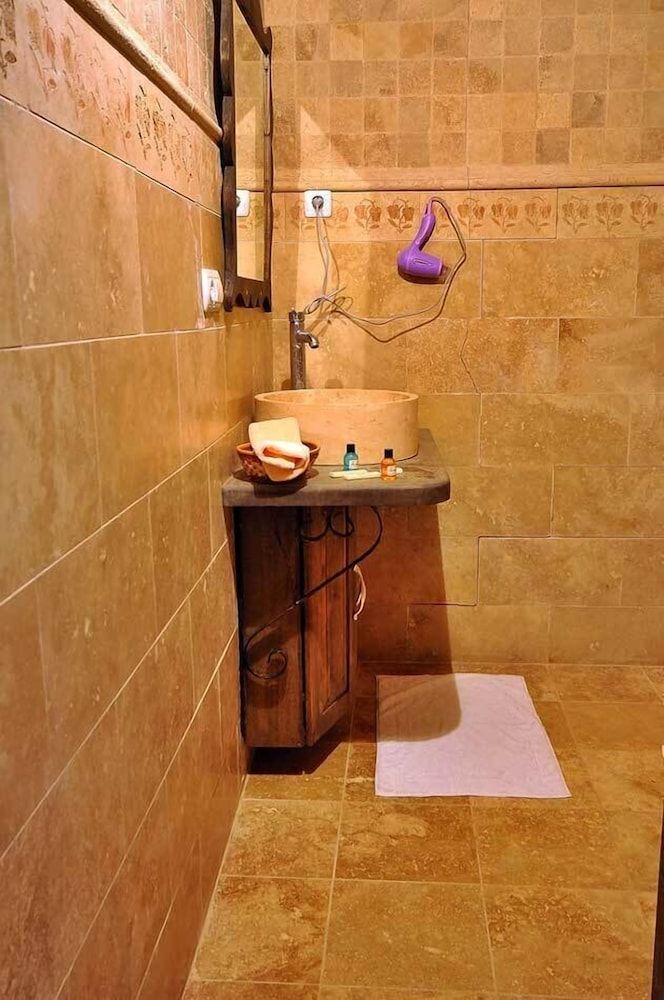 Akman Butik Hotel Deluxe Quadruple Room, 1 Bedroom, Non Smoking, Courtyard View 7