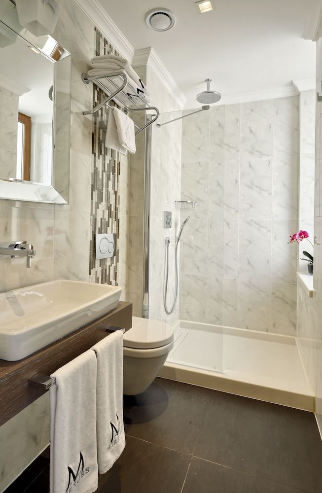 undefined Mirrors Hotel 10